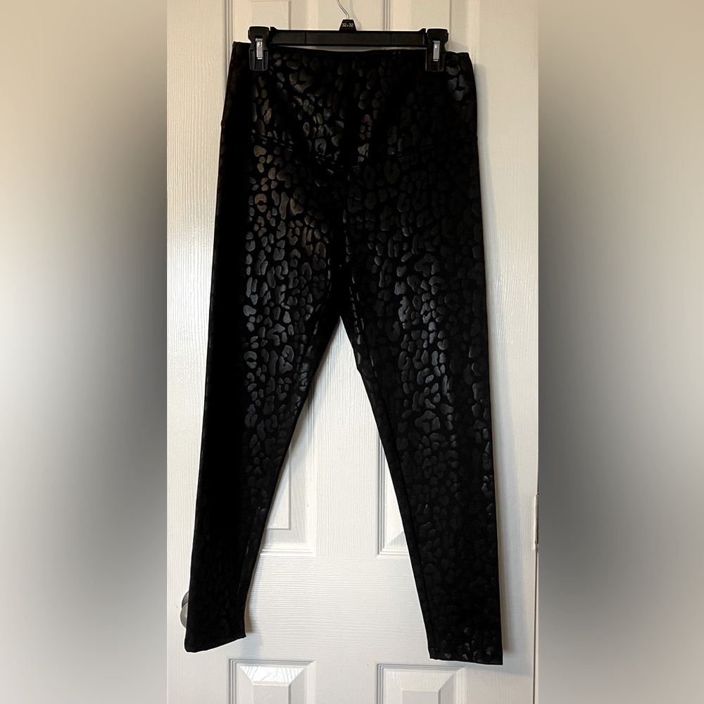 Marika leggings, black leopard print on black.